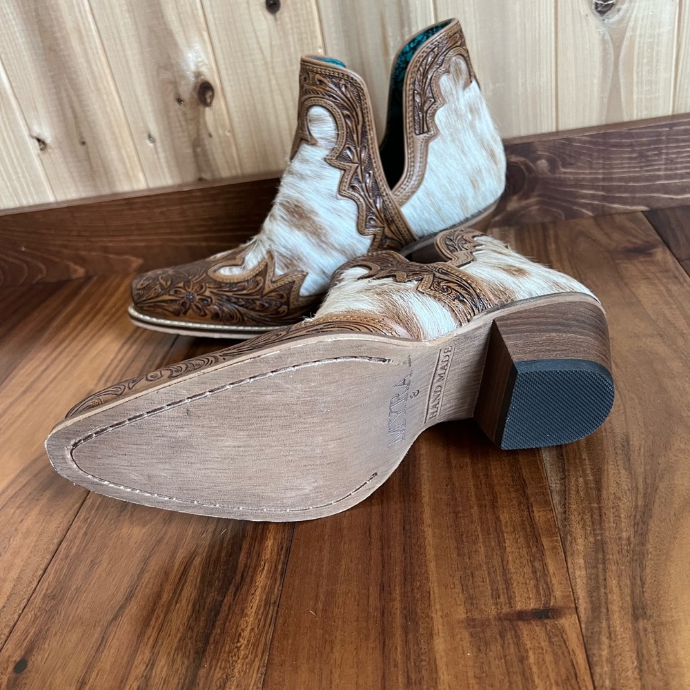 💯Hand Tooled Floral Leather Genuine Hide-on Women Bootie Boot Boho Western Shoe - Picture 7 of 7